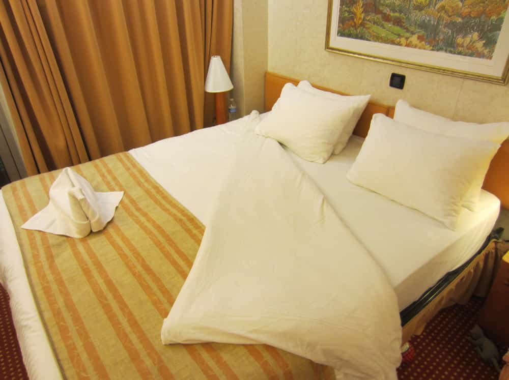 Cruise ship bed