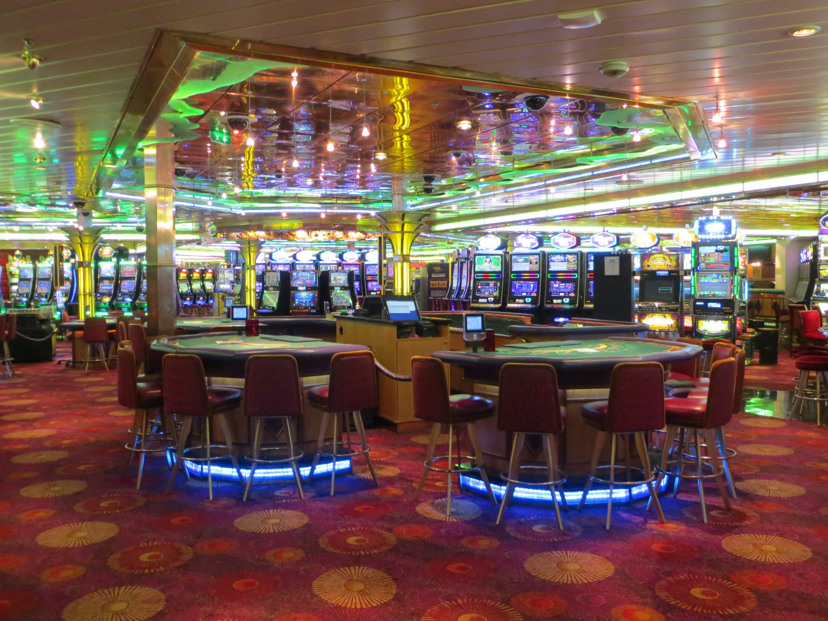 10 Major Ways Cruise Casinos Are Different From Traditional Casinos | Cruzely.com