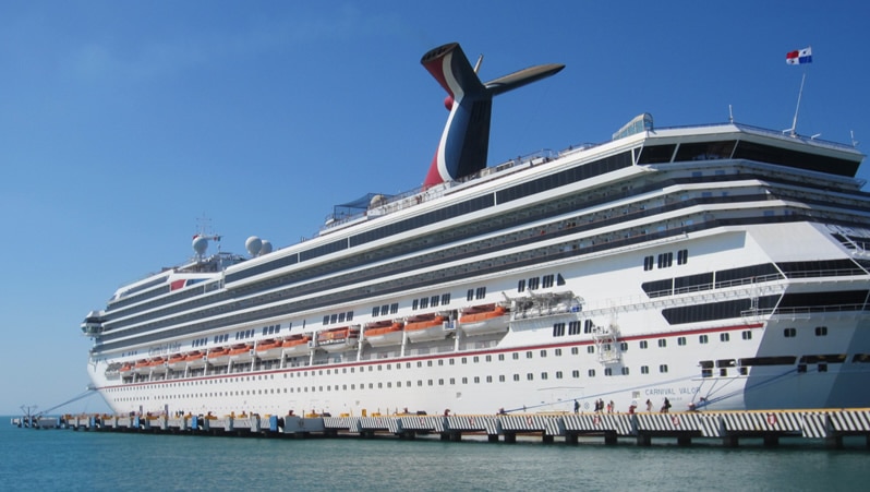 Valor docked in Progreso