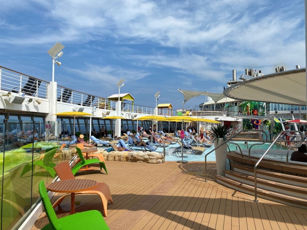 Pool deck Oasis of the Seas