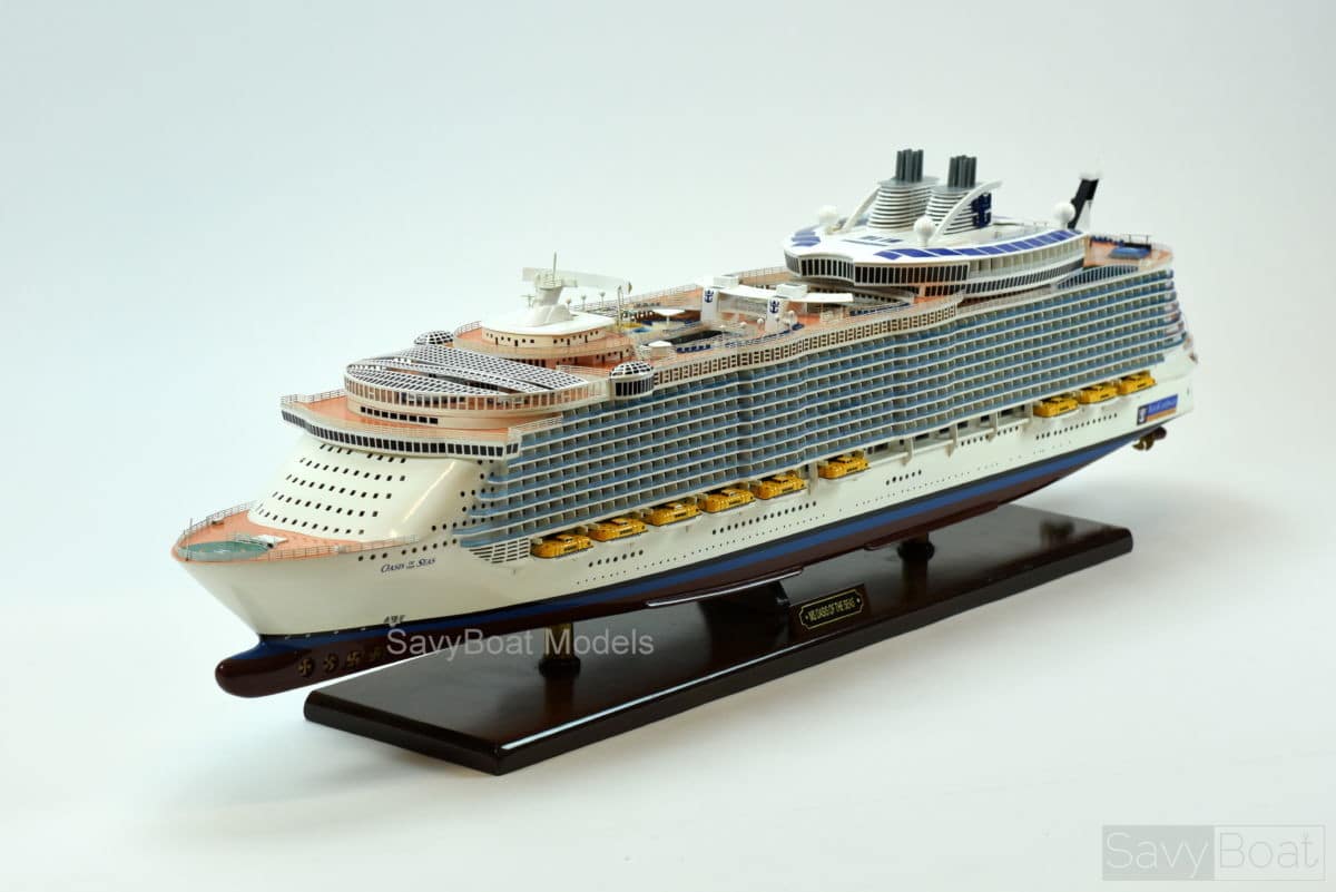 Cruise ship model