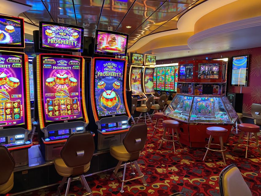 Casino floor on Allure of the Seas