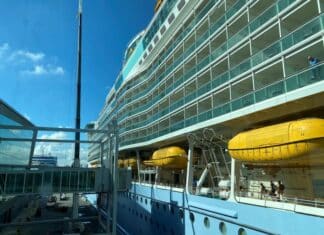 7 Must-Do Things Your First Hour on a Cruise Ship