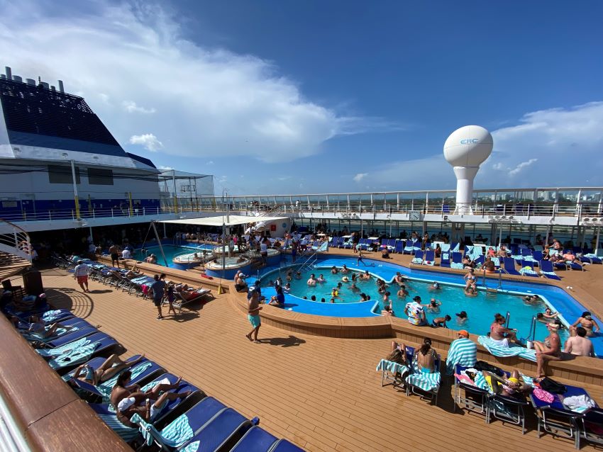 are disney cruise pools salt water