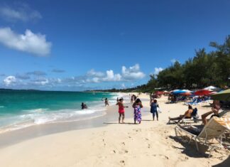 The 5 Closest Beaches to the Nassau Cruise Port (Free to Visit) & How to Get There Cabbage Beach looking east in Nassau