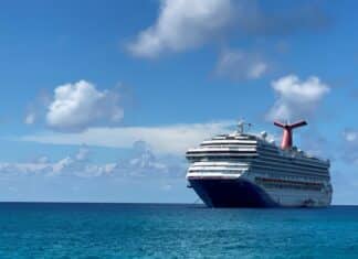 5 Everyday Things You CAN’T Wear on a Cruise