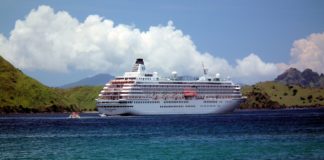 Reports: Two Crystal Cruises Ships ‘Arrested’ in Freeport