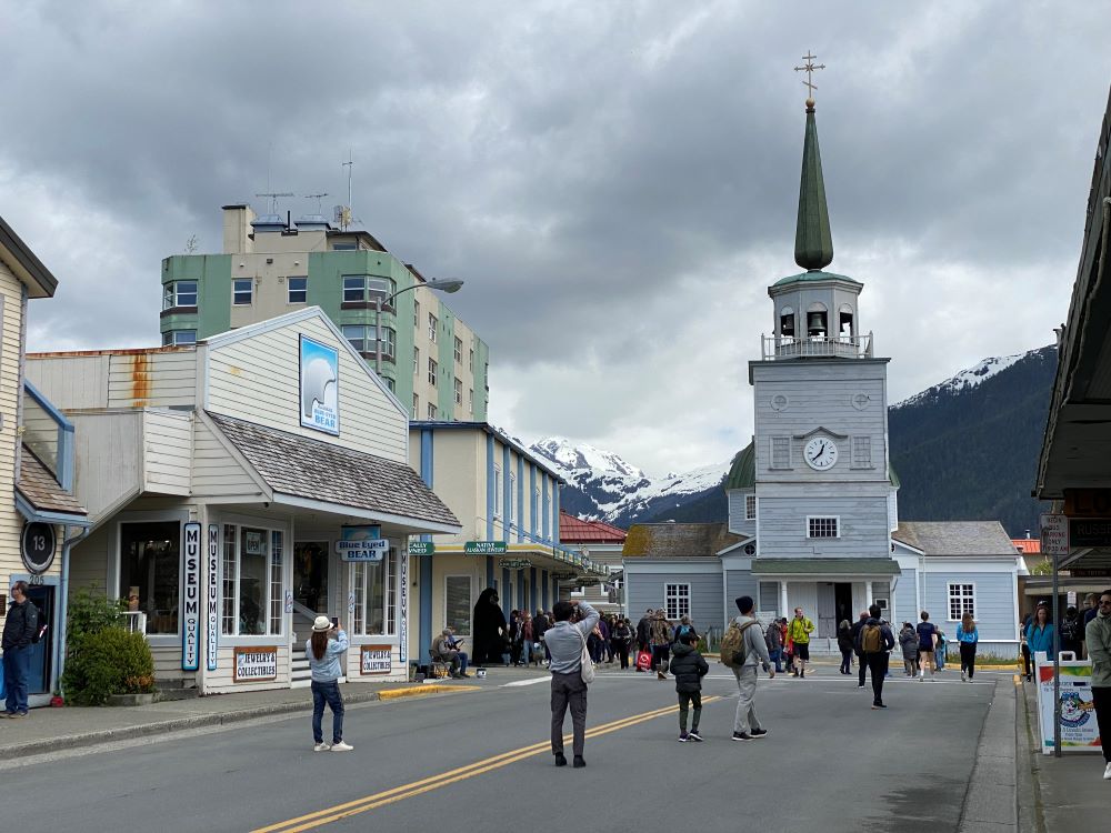 alaska cruises that go to sitka