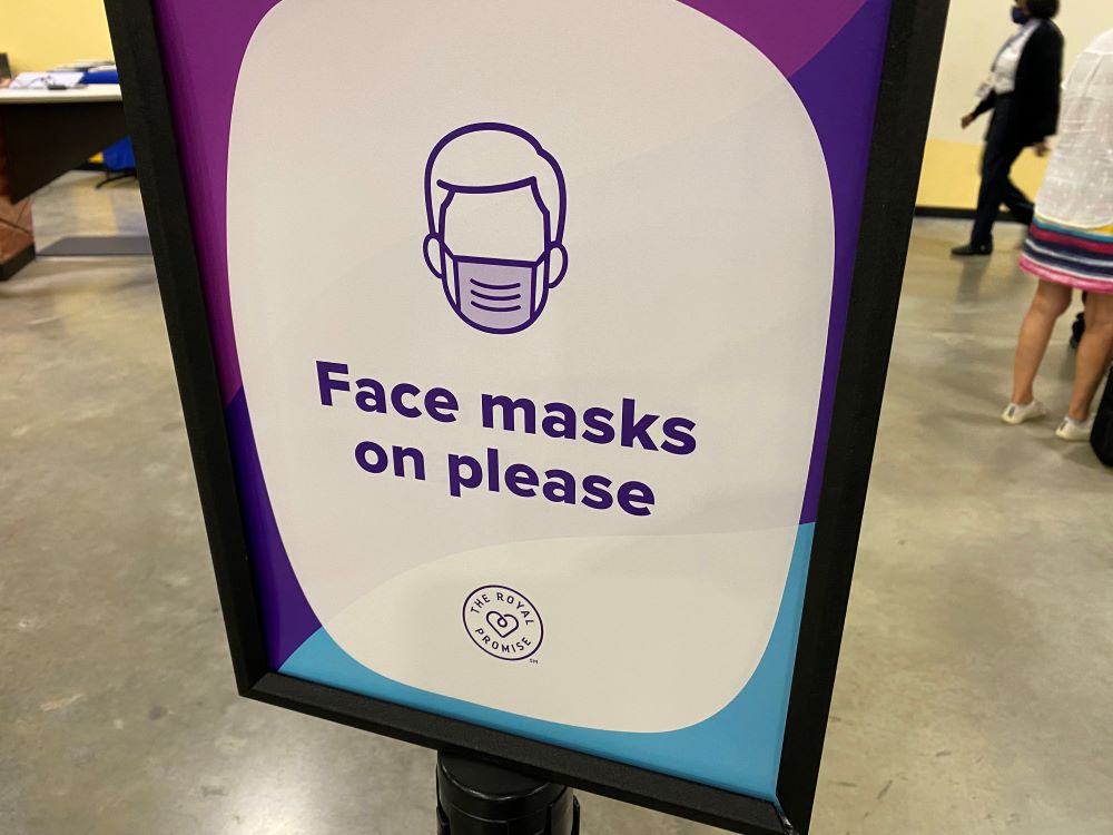 Face mask sign for Royal Caribbean