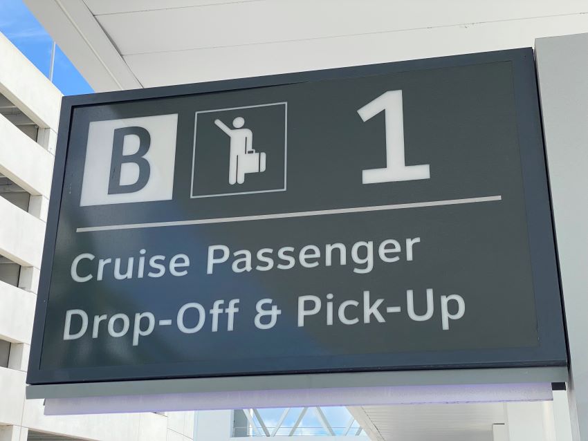 Drop off area for Miami cruise passengers