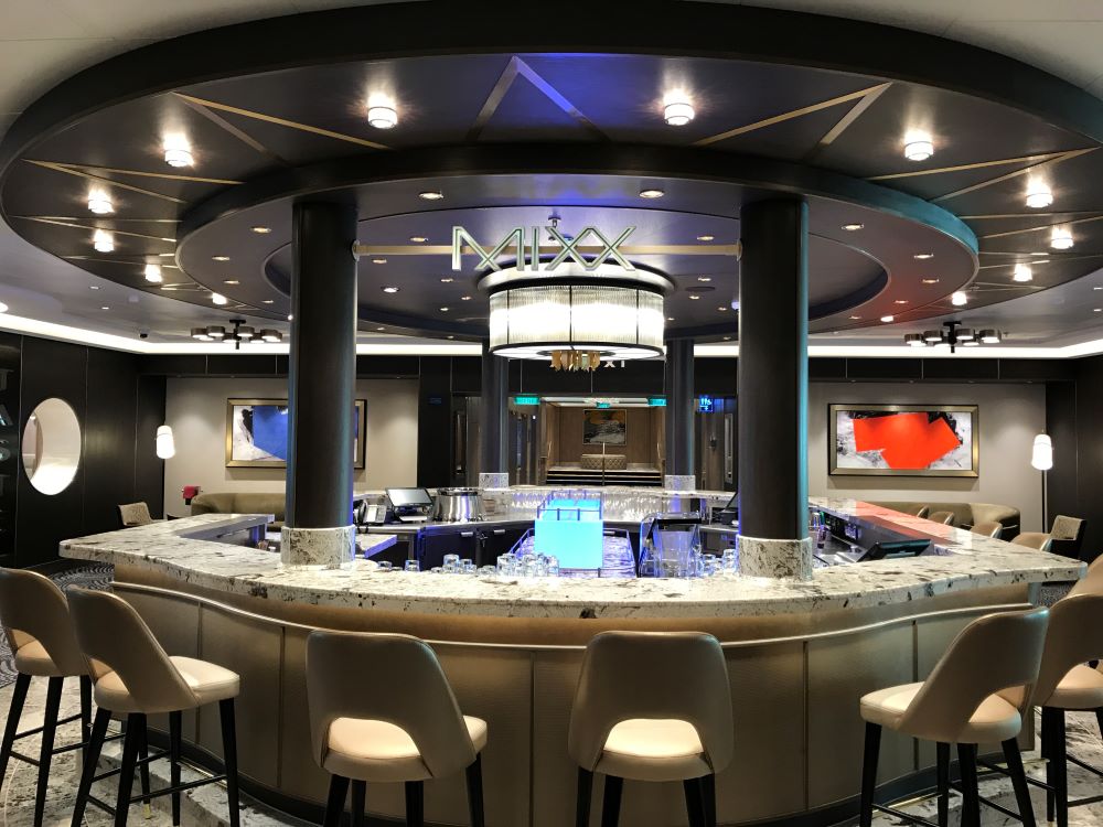 Mixx bar on NCL Encore