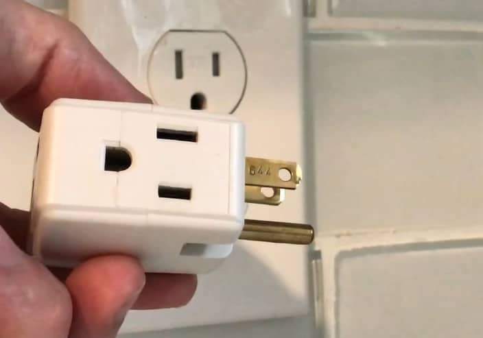 Outlet adapter