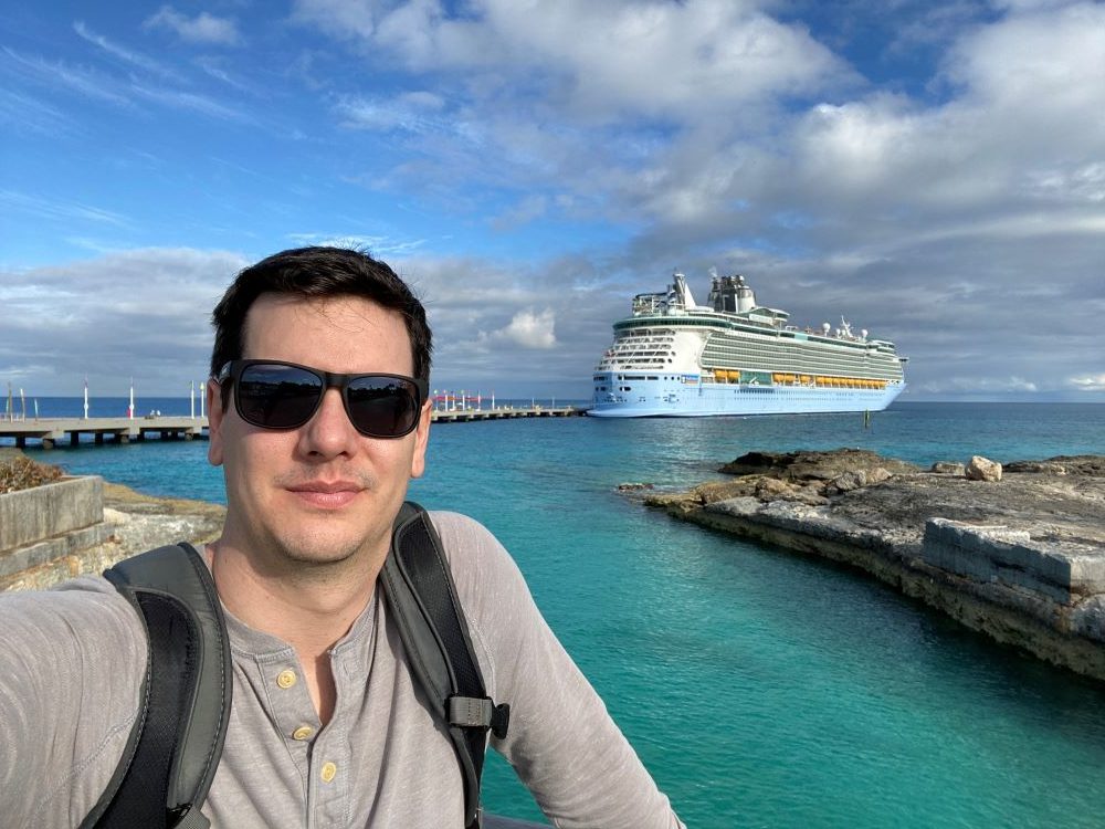Selfie in front of Freedom of the Seas