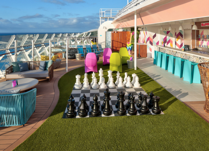Teen patio Wonder of the Seas