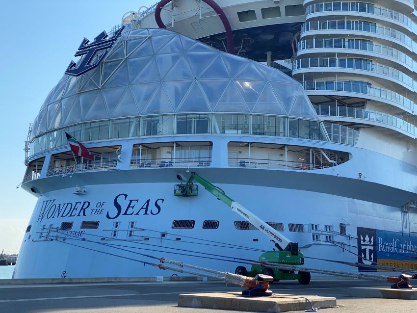 biggest cruise ship in america